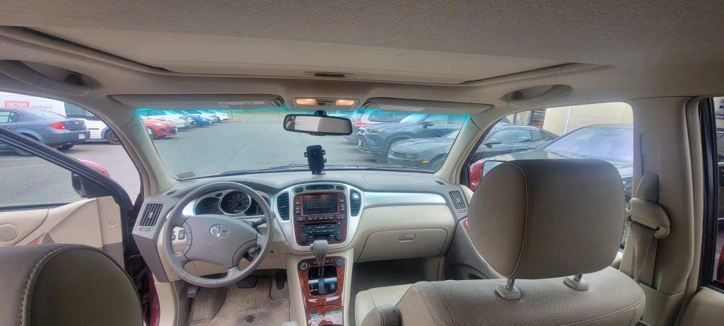 used 2007 Toyota Highlander car, priced at $7,800
