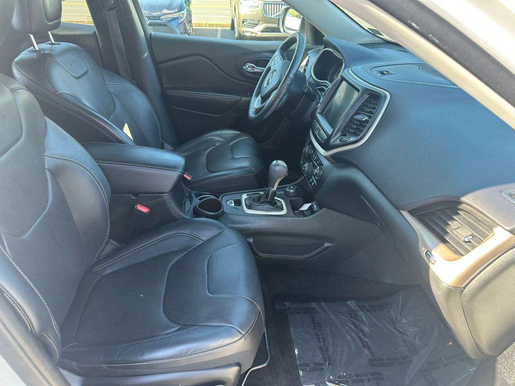 used 2015 Jeep Cherokee car, priced at $11,420