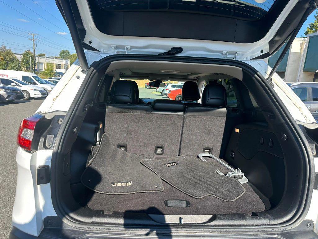 used 2015 Jeep Cherokee car, priced at $11,420