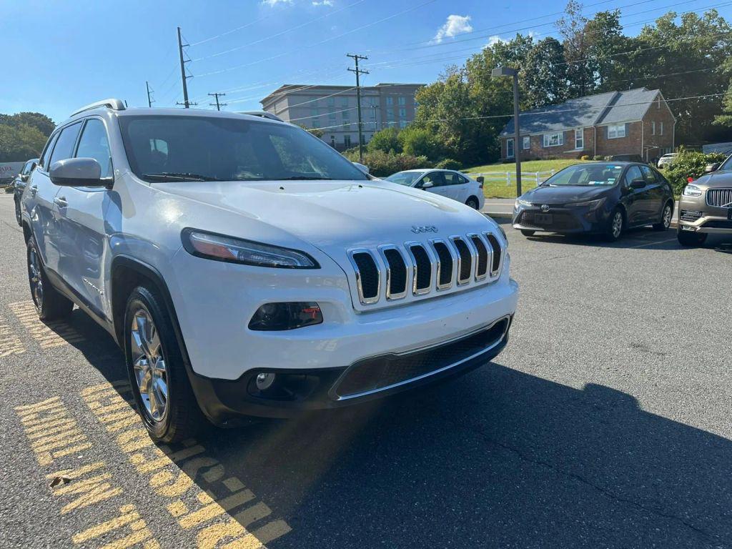 used 2015 Jeep Cherokee car, priced at $11,420