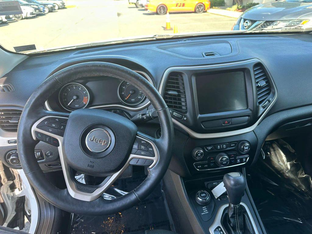 used 2015 Jeep Cherokee car, priced at $11,420