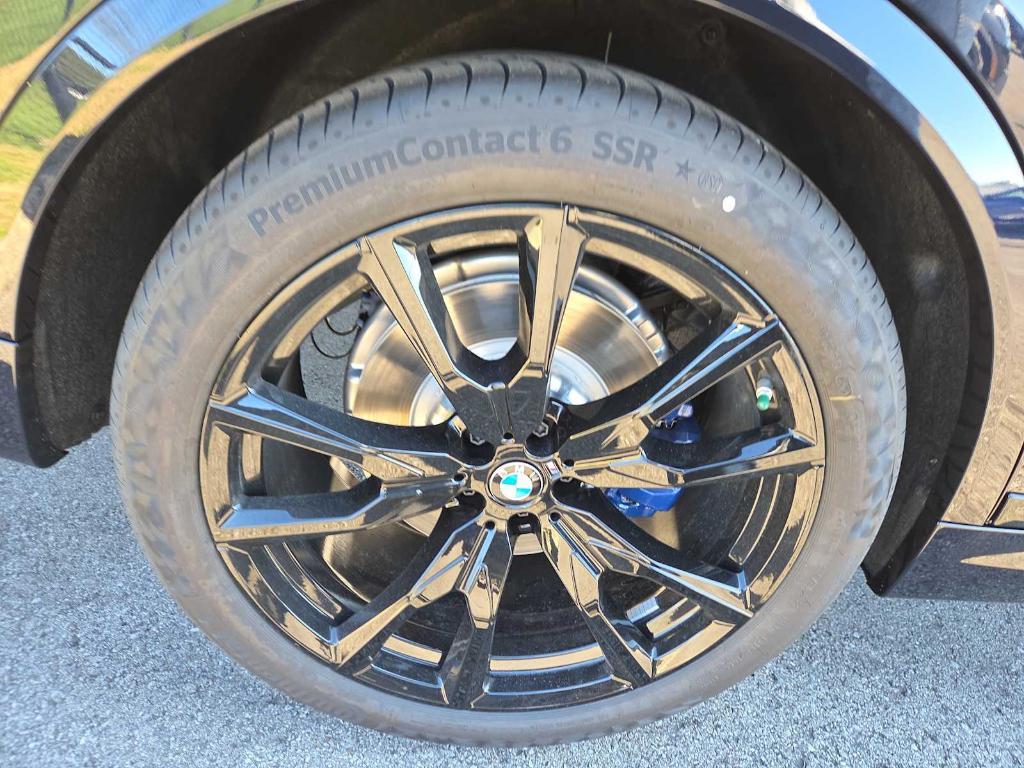 new 2026 BMW X7 car, priced at $102,835