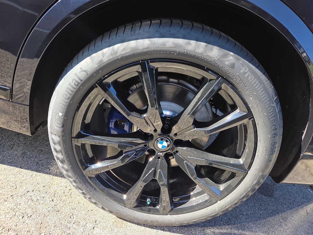 new 2026 BMW X7 car, priced at $102,835