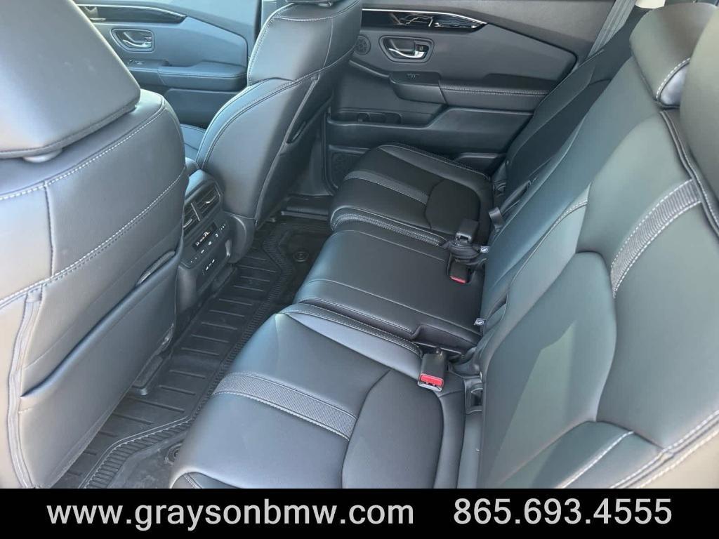 used 2025 Honda Pilot car, priced at $42,995