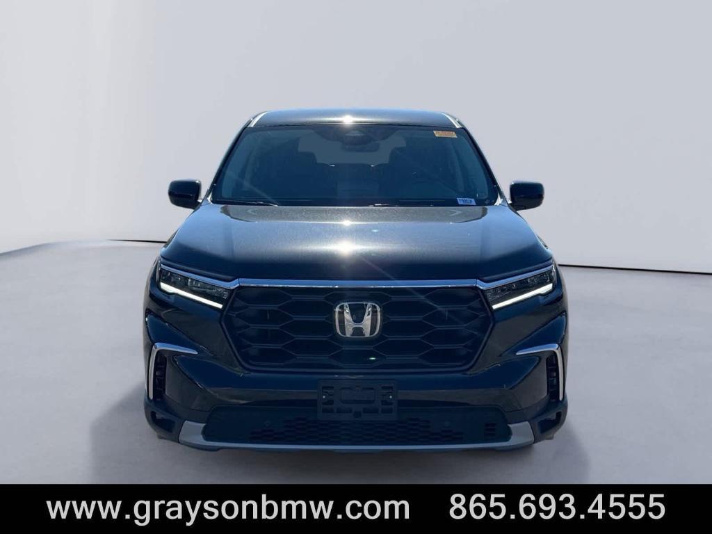 used 2025 Honda Pilot car, priced at $42,995