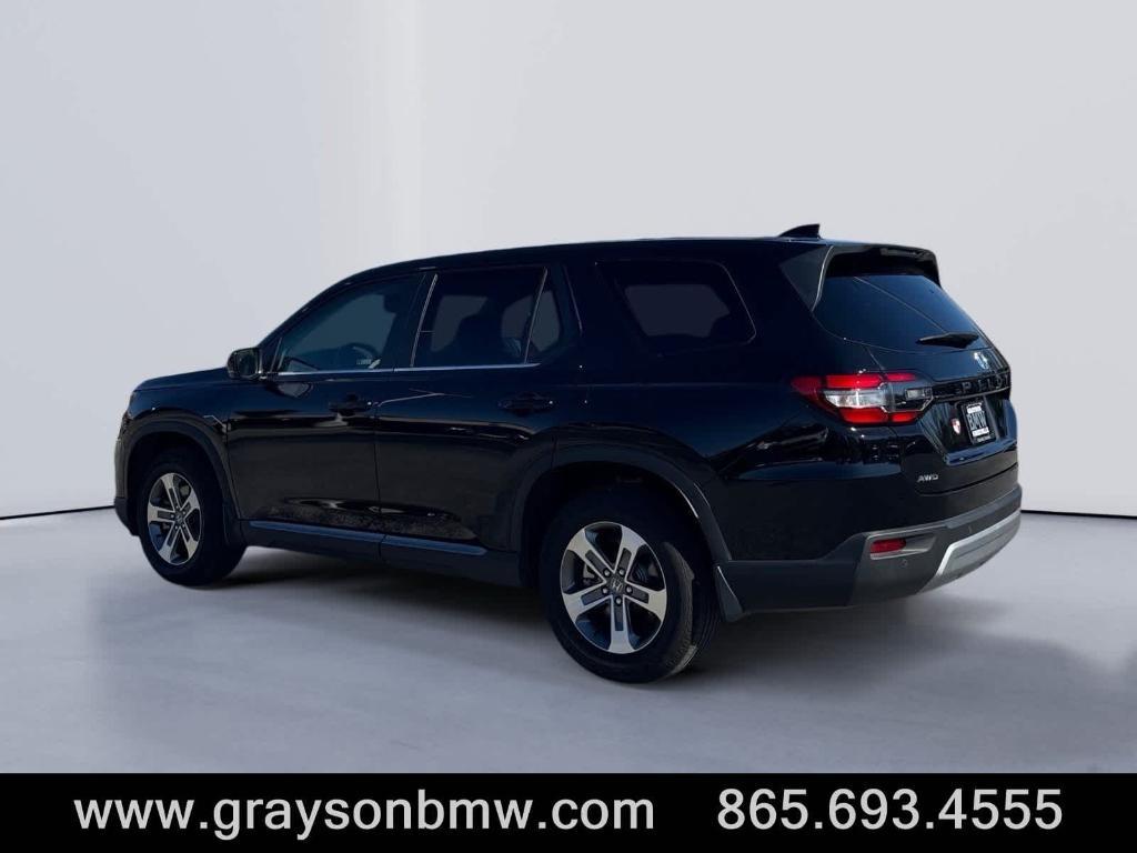 used 2025 Honda Pilot car, priced at $42,995