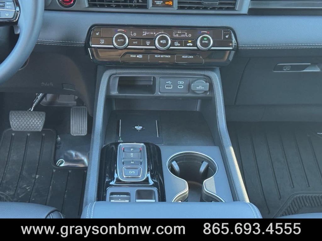 used 2025 Honda Pilot car, priced at $42,995