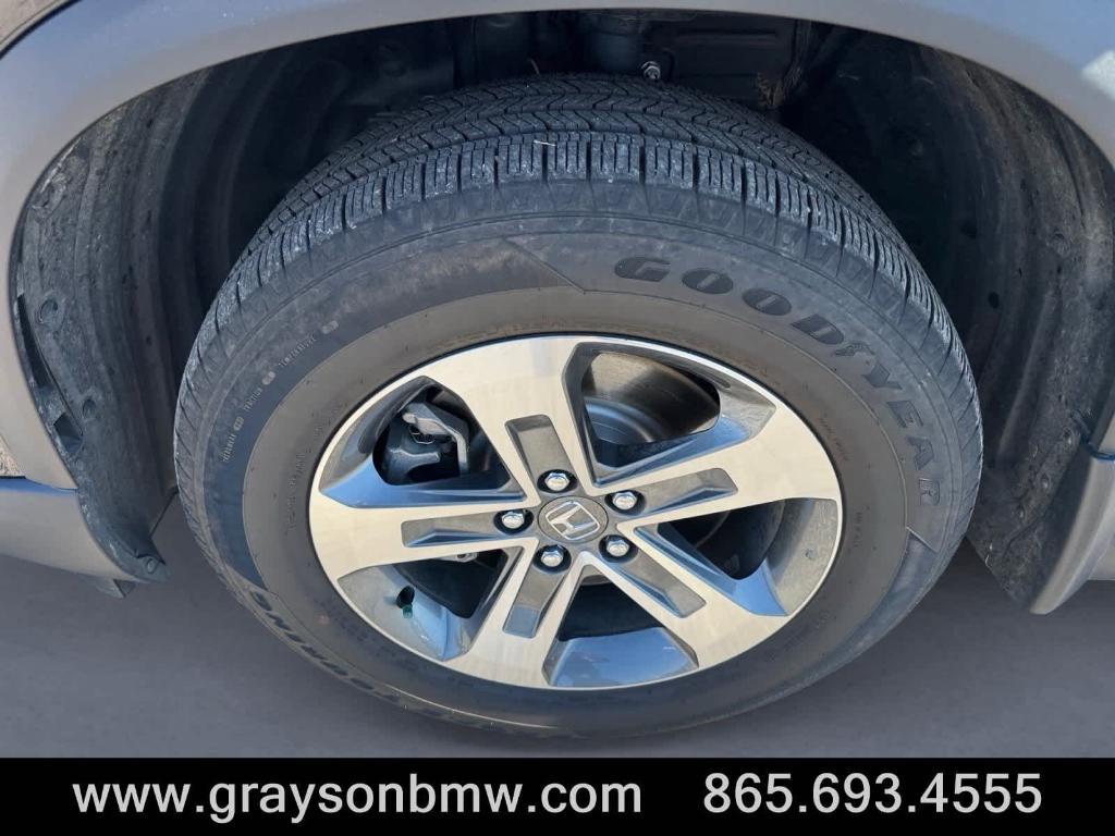 used 2025 Honda Pilot car, priced at $42,995