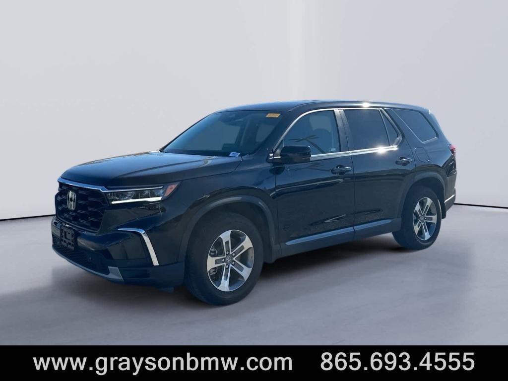 used 2025 Honda Pilot car, priced at $42,995