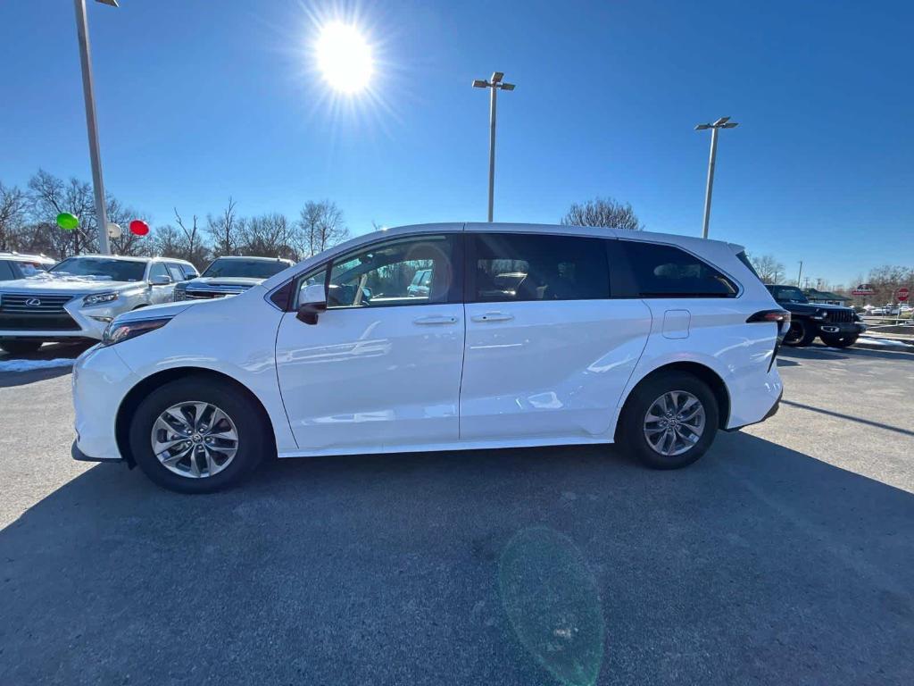 used 2023 Toyota Sienna car, priced at $39,995