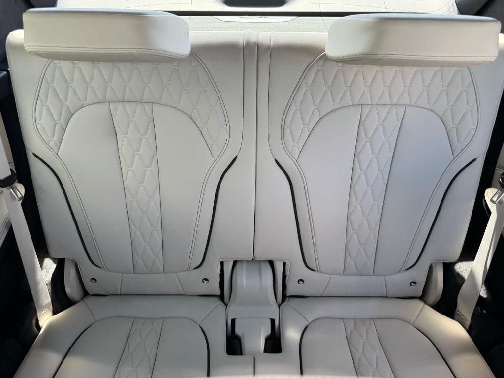 new 2026 BMW X7 car, priced at $103,105