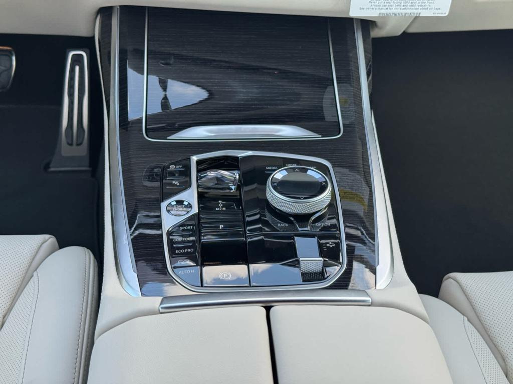 new 2026 BMW X7 car, priced at $103,105