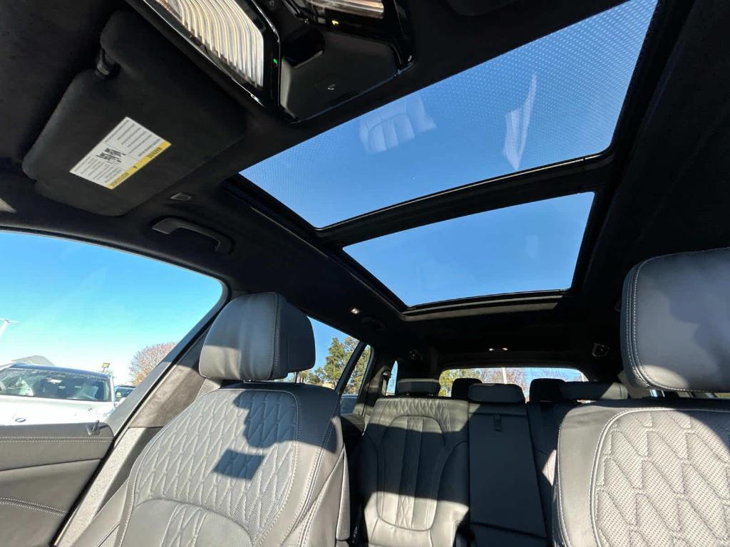 new 2025 BMW X7 car, priced at $119,995