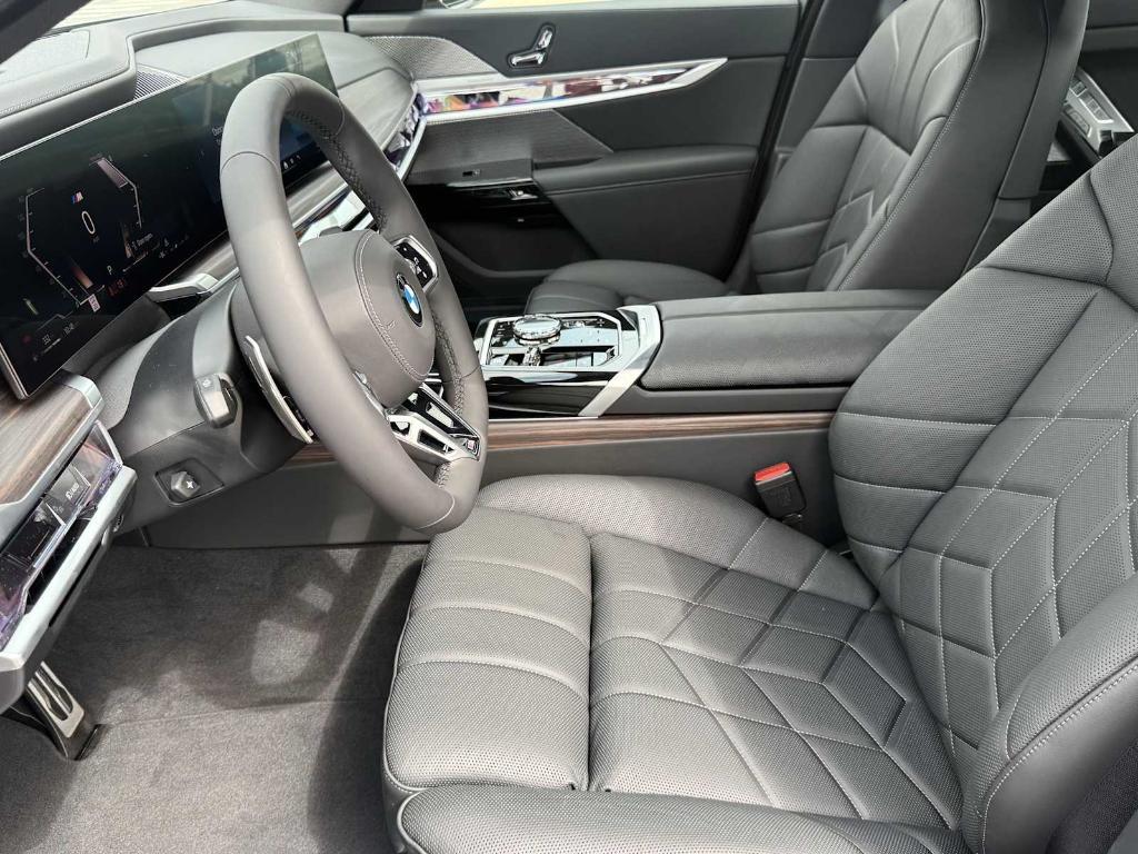 new 2025 BMW 760 car, priced at $129,400