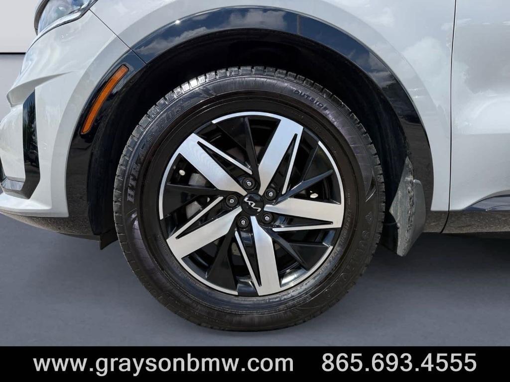 used 2023 Kia Sorento car, priced at $28,995