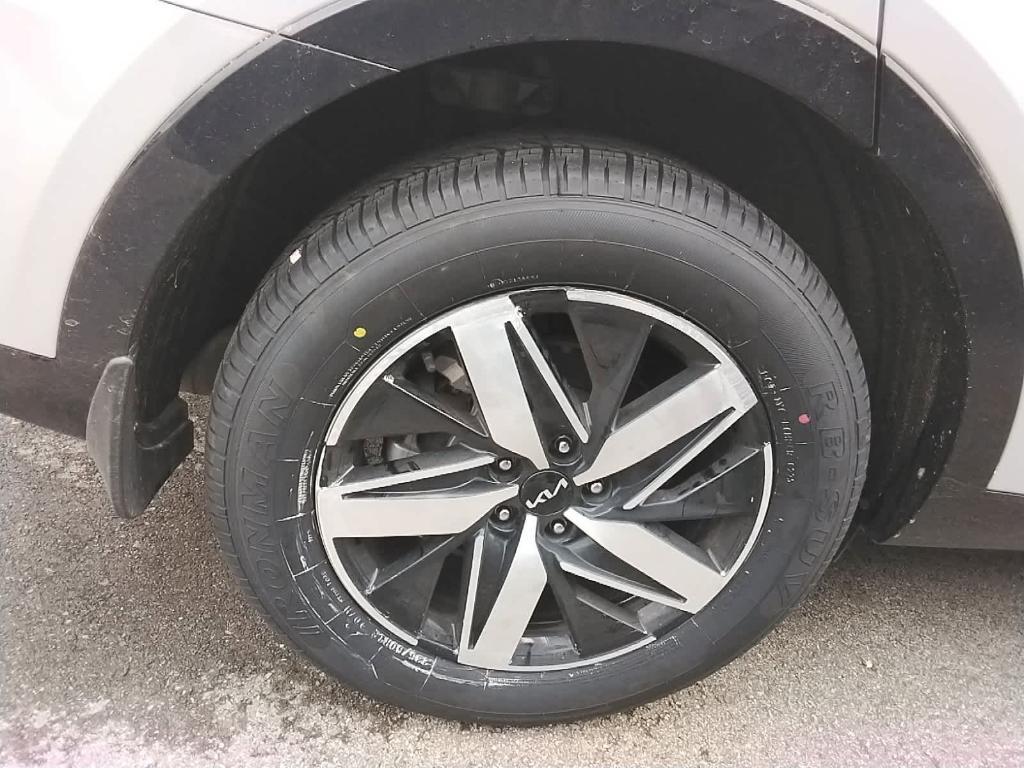 used 2023 Kia Sorento car, priced at $30,995