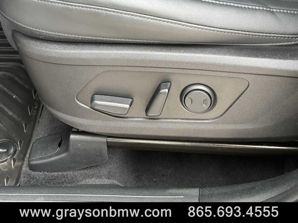 used 2023 Kia Sorento car, priced at $28,995