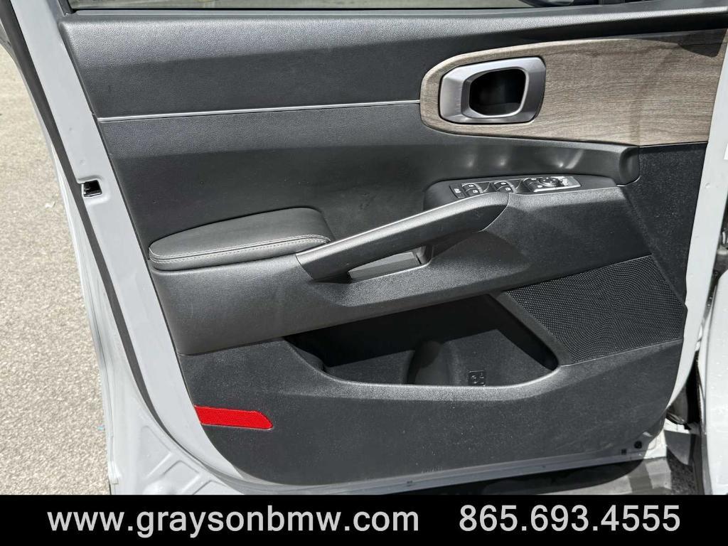 used 2023 Kia Sorento car, priced at $28,995