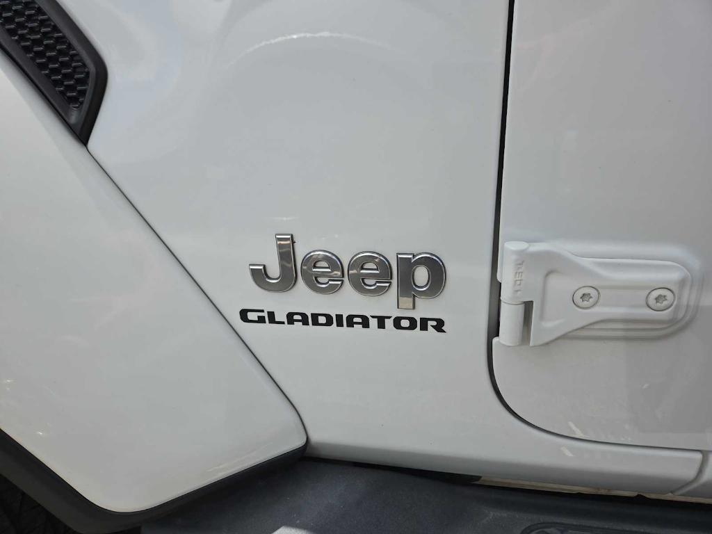 used 2020 Jeep Gladiator car, priced at $29,386