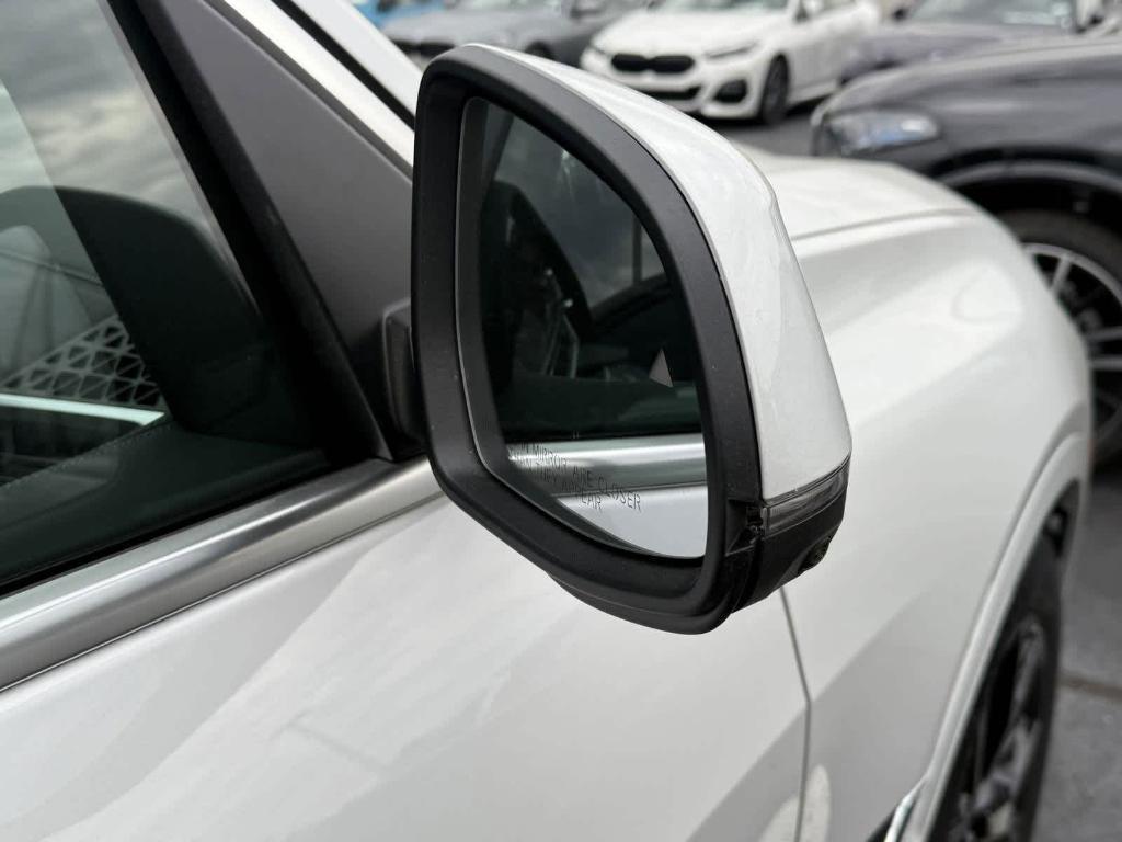 new 2025 BMW X7 car, priced at $93,100