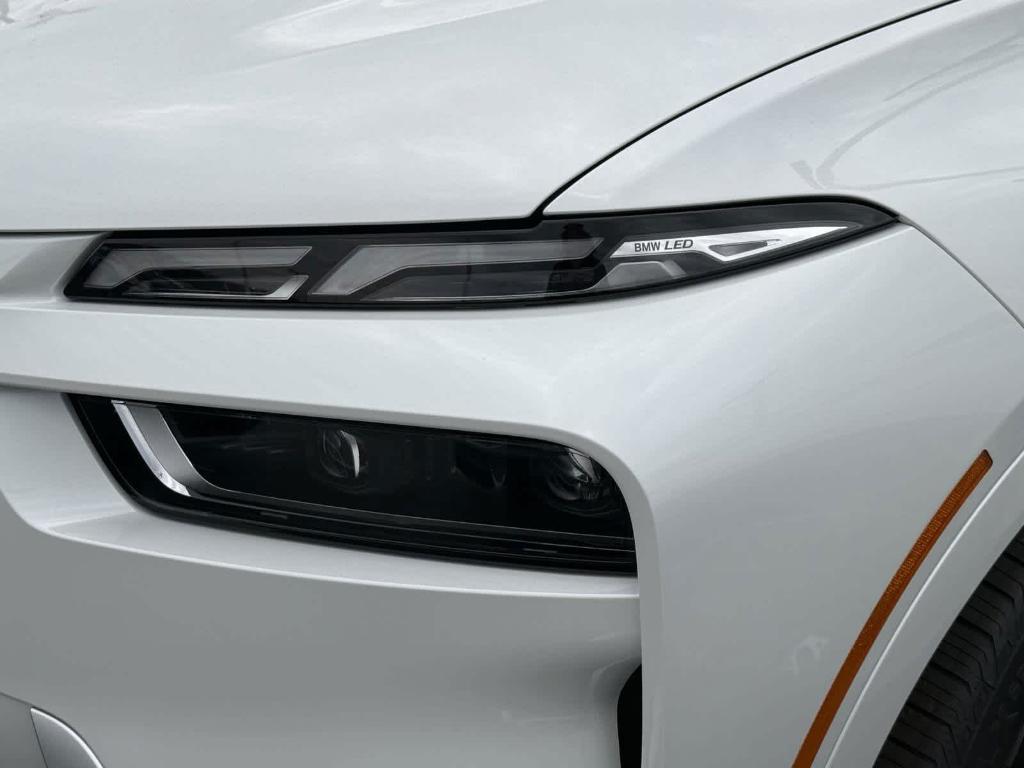 new 2025 BMW X7 car, priced at $93,100