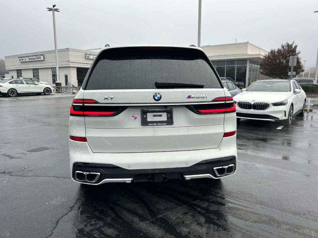 new 2025 BMW X7 car, priced at $118,325