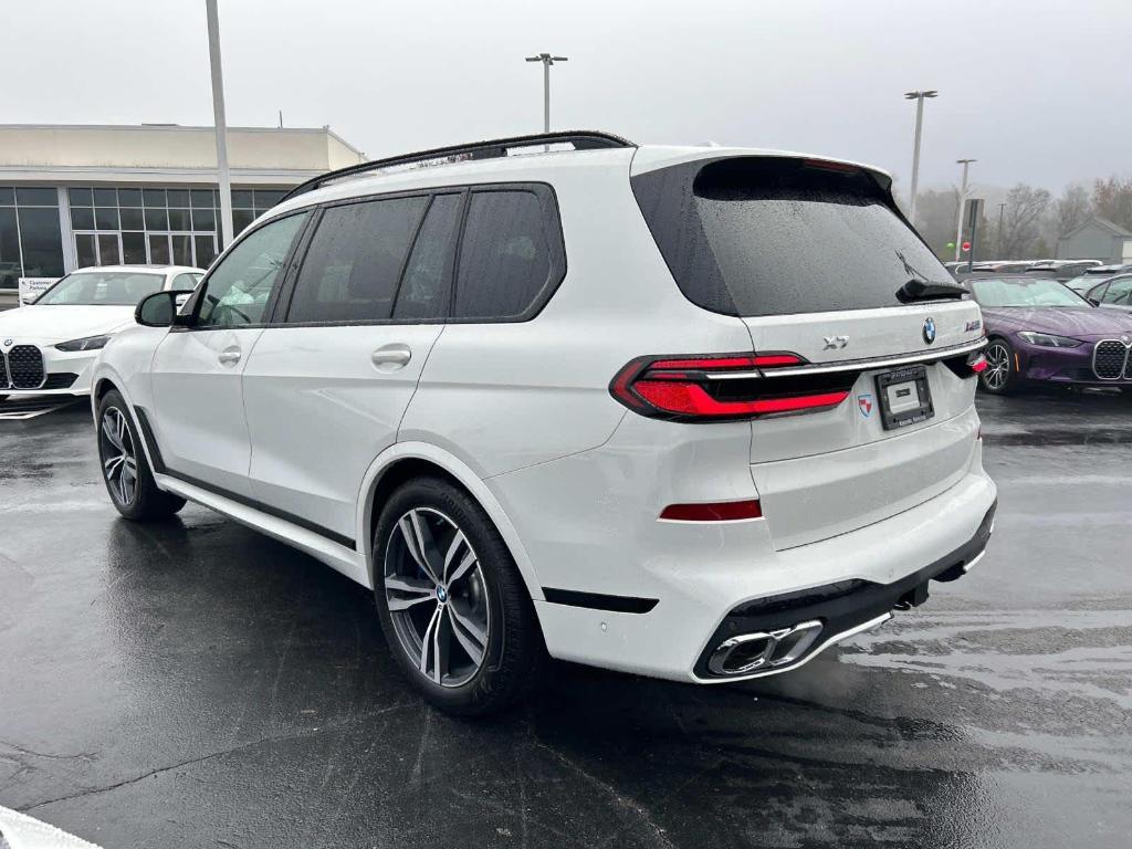 new 2025 BMW X7 car, priced at $118,325