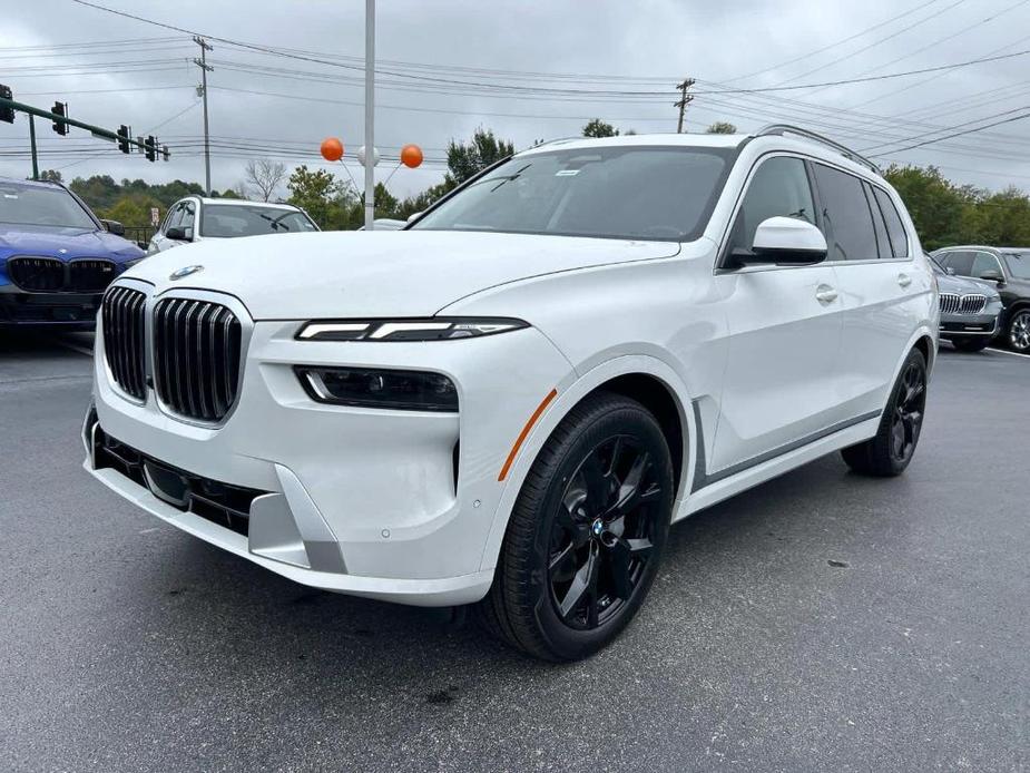 new 2025 BMW X7 car, priced at $92,290