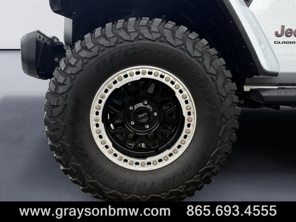 used 2023 Jeep Gladiator car, priced at $44,157