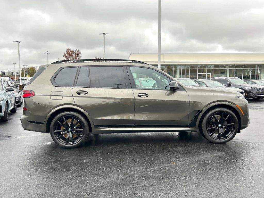 new 2025 BMW X7 car, priced at $117,555