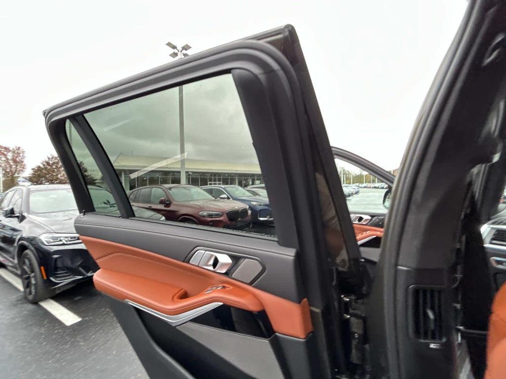 new 2025 BMW X7 car, priced at $117,555