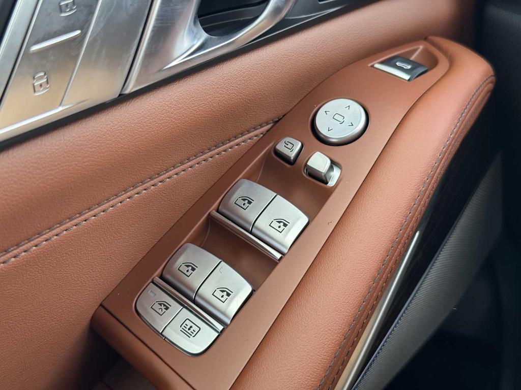 new 2026 BMW X7 car, priced at $95,305
