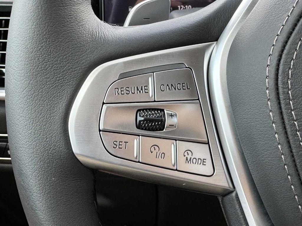 new 2026 BMW X7 car, priced at $95,305