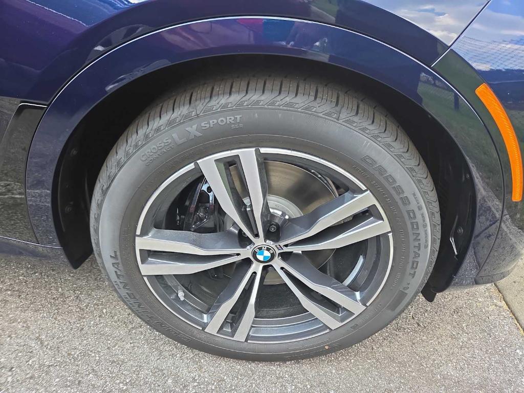 new 2026 BMW X7 car, priced at $101,255