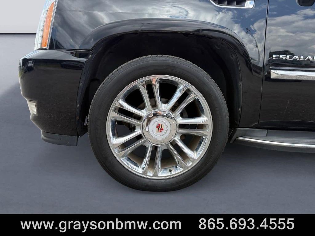 used 2012 Cadillac Escalade car, priced at $15,995
