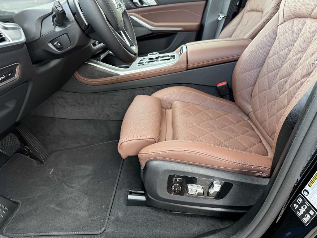 new 2026 BMW X7 car, priced at $96,505