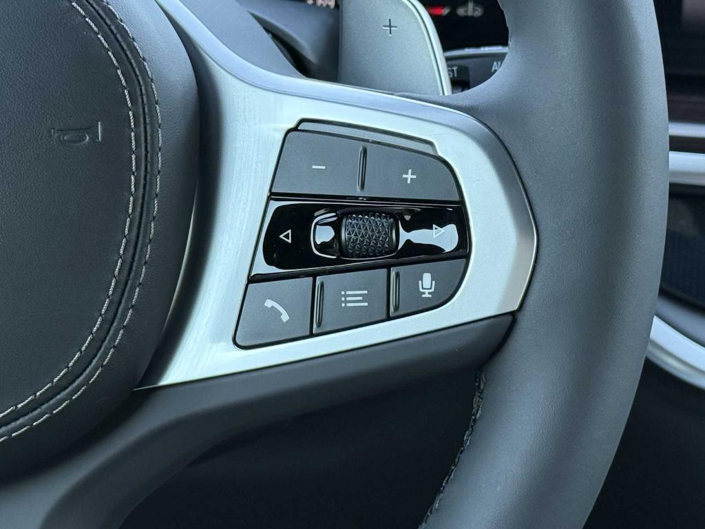 new 2025 BMW X7 car