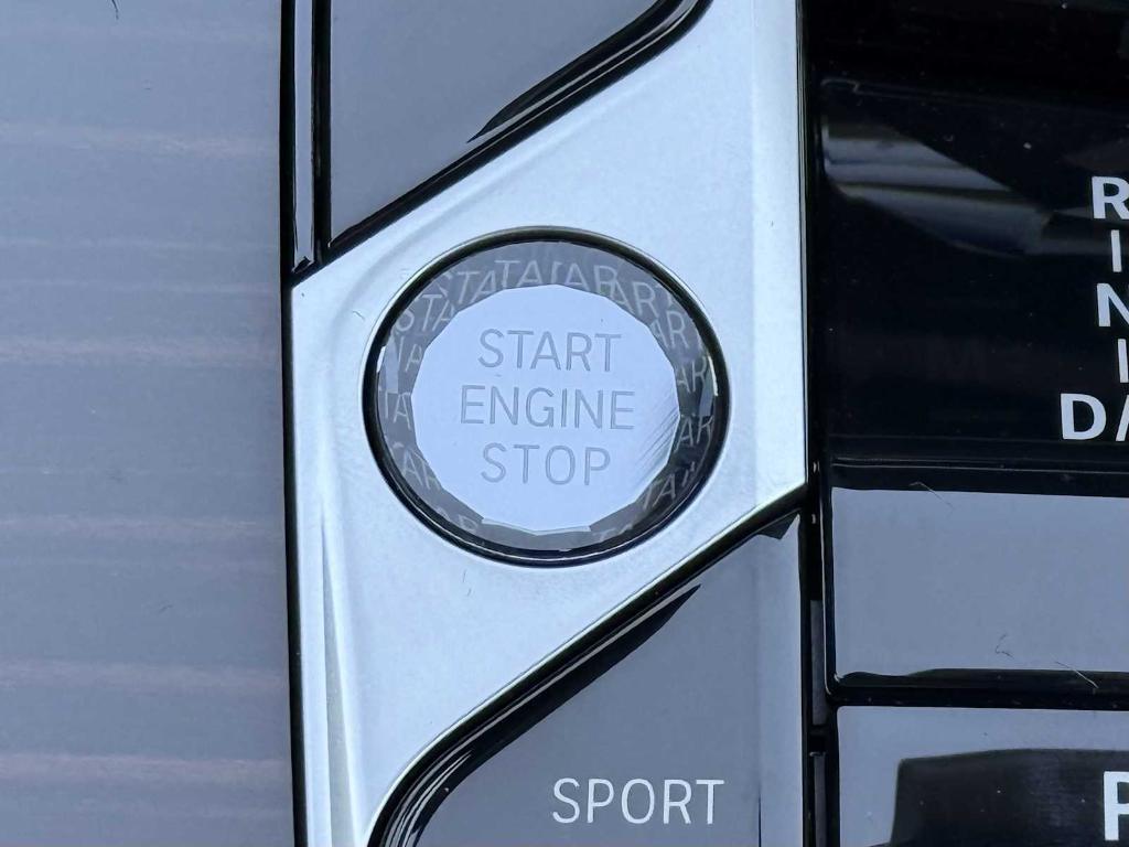 new 2025 BMW X7 car