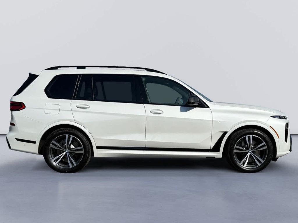 new 2025 BMW X7 car