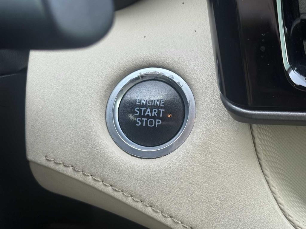 used 2020 Toyota Highlander car, priced at $30,995