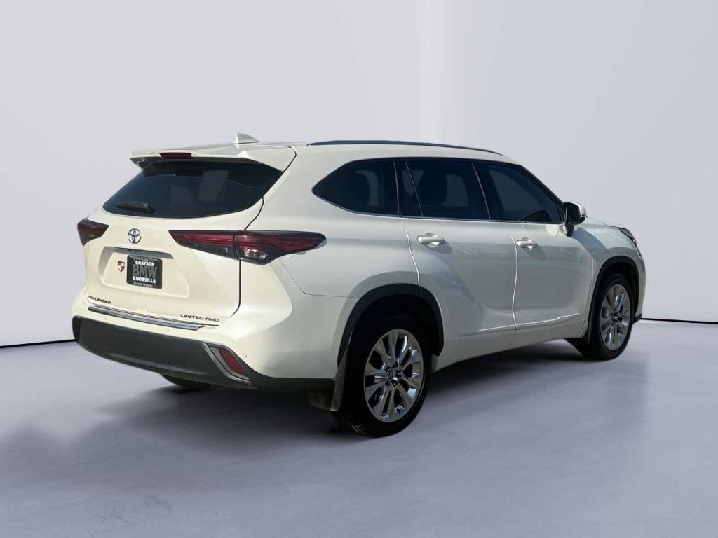 used 2020 Toyota Highlander car, priced at $30,995