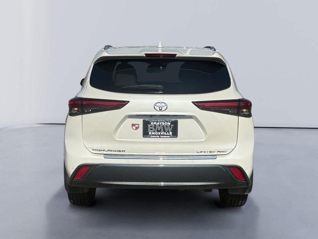 used 2020 Toyota Highlander car, priced at $30,995