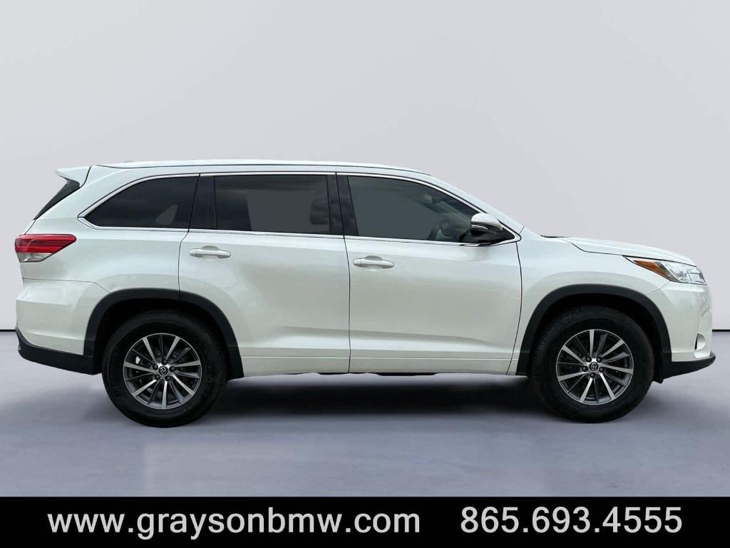 used 2017 Toyota Highlander car, priced at $24,995