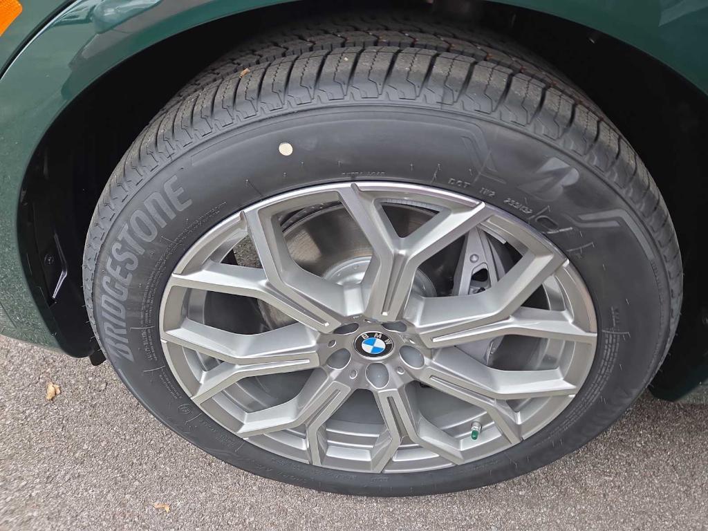 new 2026 BMW X7 car, priced at $102,325
