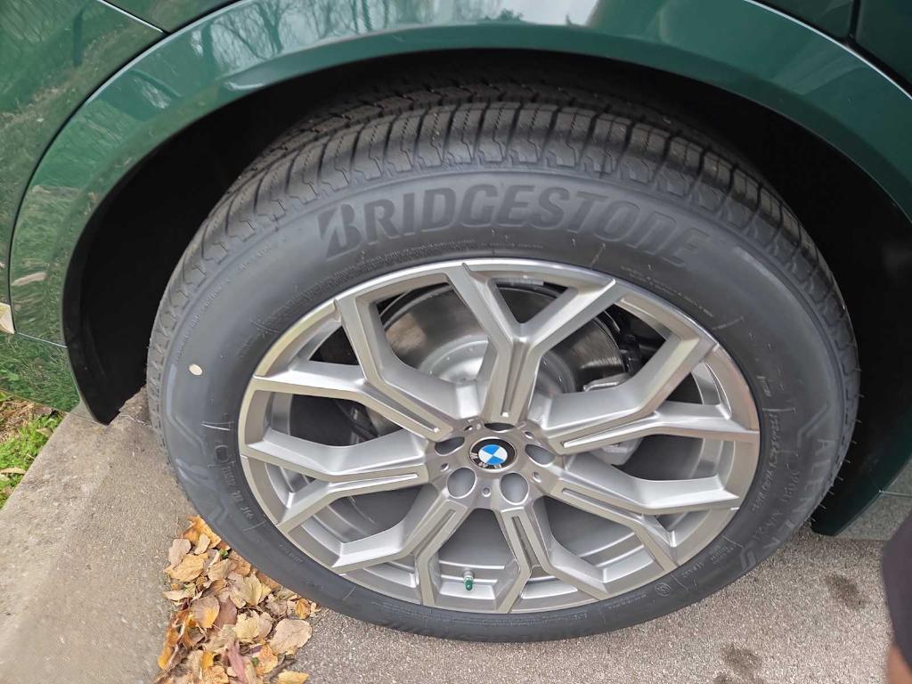 new 2026 BMW X7 car, priced at $102,325