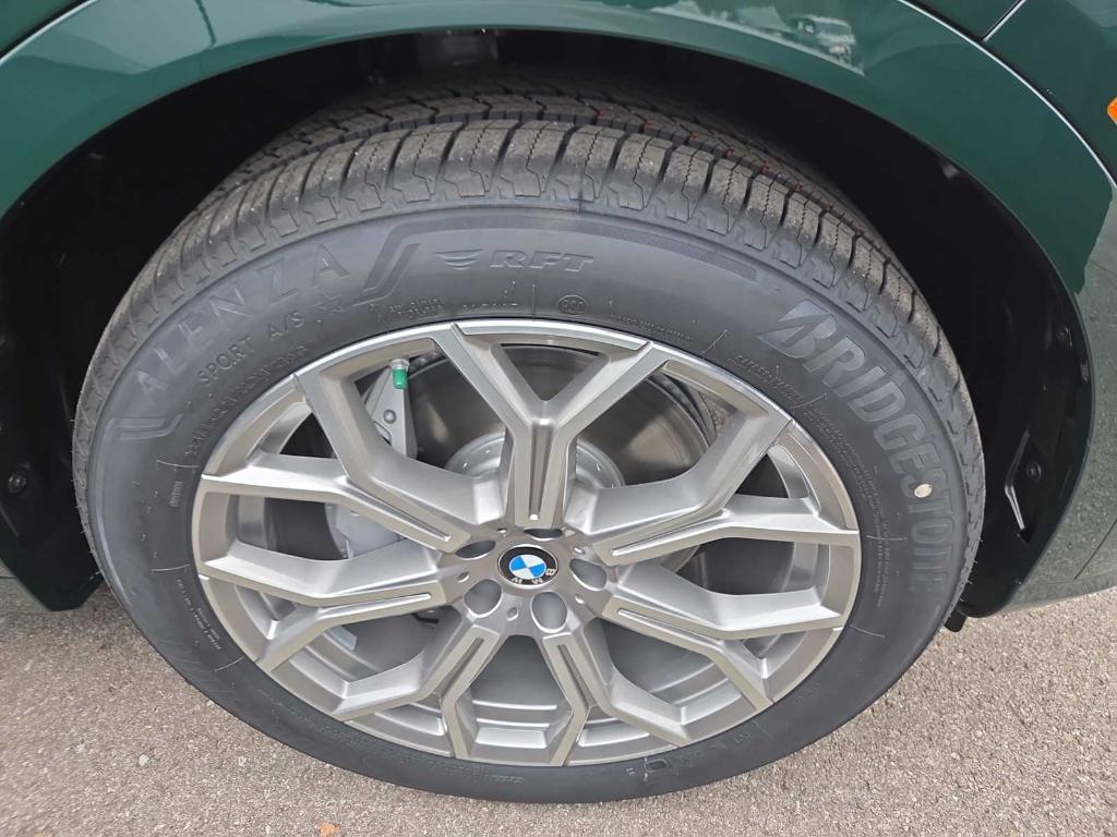 new 2026 BMW X7 car, priced at $102,325