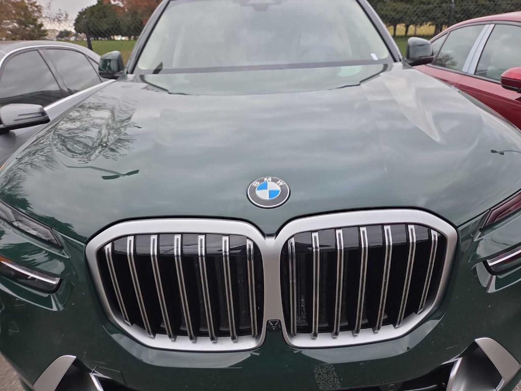 new 2026 BMW X7 car, priced at $102,325