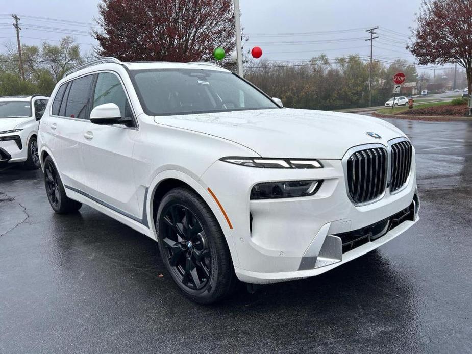 new 2025 BMW X7 car, priced at $92,290