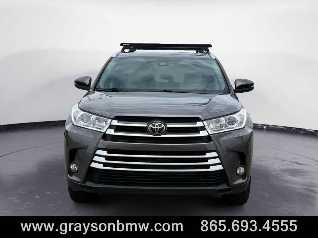 used 2019 Toyota Highlander car, priced at $26,364