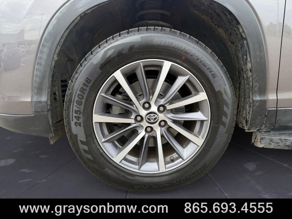 used 2019 Toyota Highlander car, priced at $26,364